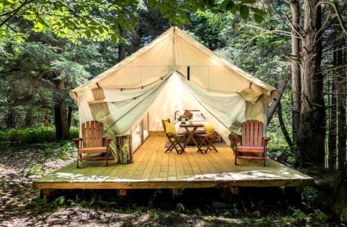 Glamping in New York in Fully-Equipped Safari Tents Located in Broadalbin