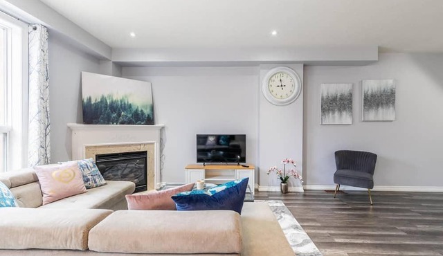 GLOBALSTAY . Family 3BR 2.5Bath Townhome. Hot Tub, BBQ, Gym