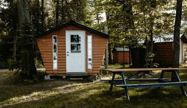 Golden Lake Glamping Cabin, Ideal to Discover the Ottawa Valley