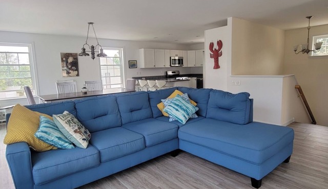 Gorgeous New Construction Beach House, 2 Minute Walk from Long Sands Beach