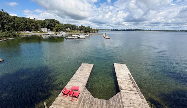 Gorgeous Waterfront Cottage on the St. Lawrence River