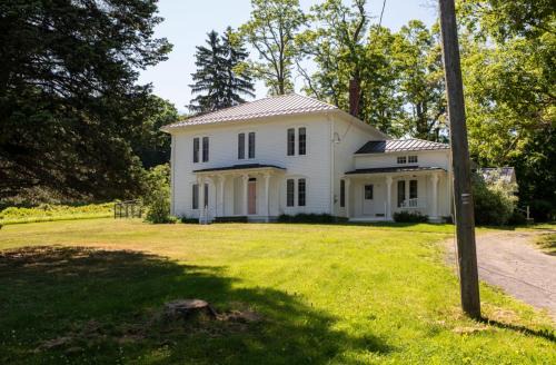 Grand 5BR Estate Retreat w/Pool & Tennis Court