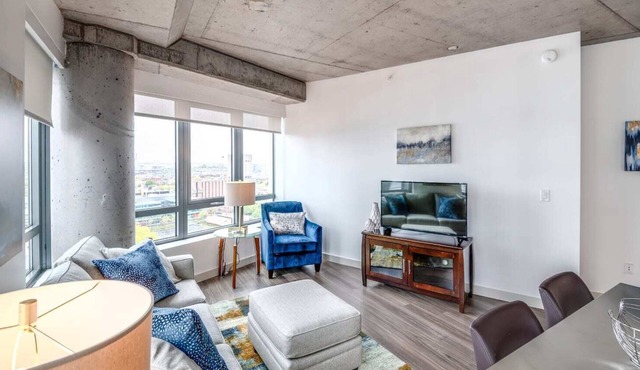 Grand Apt with Amenities