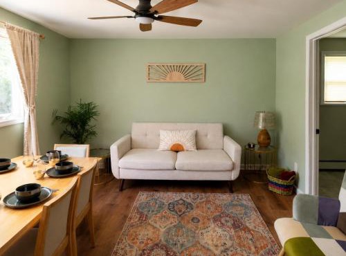 Grateful Manor-Close to Downtown- Sauna in Livingston Manor