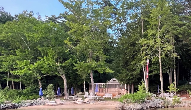 Guest Cottage on an Estate Property w/330 ft waterfront, & 3 sandy beaches.