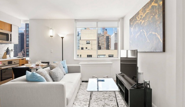 Half a block from the East River! Pet friendly 1BR nr Parks