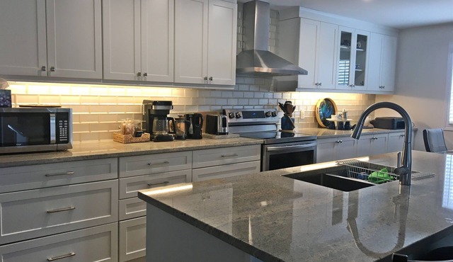 Hammer Haus II - 3 bedrooms - 2 baths - Sleep 6 - Waterloo