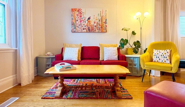Happy House | Free Parking | Downtown