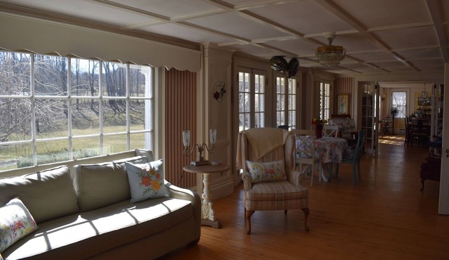 Harbour House Inn