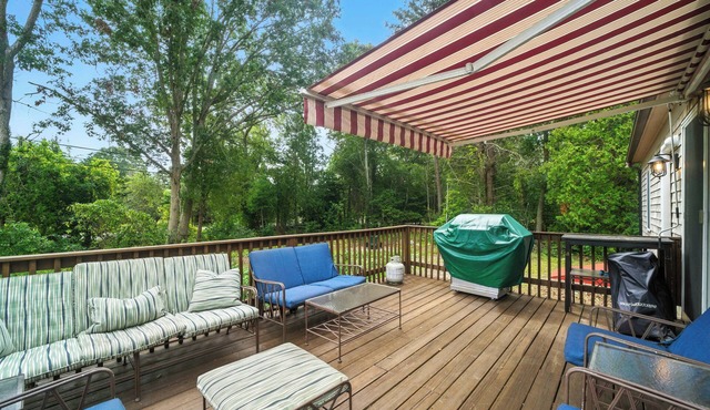 Haven in Hatchville - newly renovated home