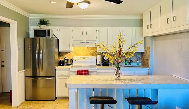 Heart of downtown Stamford! Cozy Apt, close to everything!