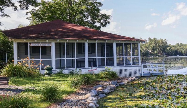 Heart's Desire, Cottage with stunning lake views