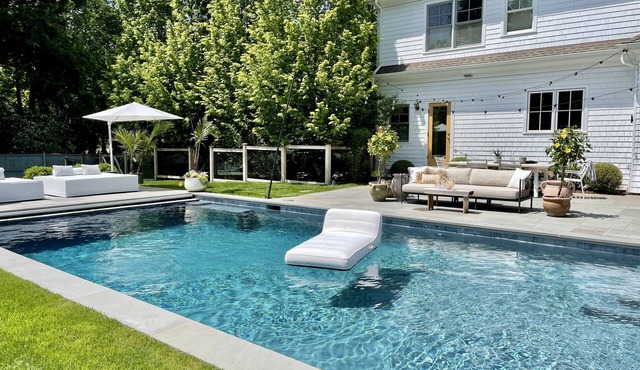 Heated Pool on Quiet Lane in Charming Westport 3 miles To Beach