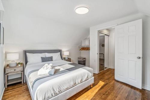 Heritage 3BR Etobicoke Gem, Sherway Gardens, BBQ