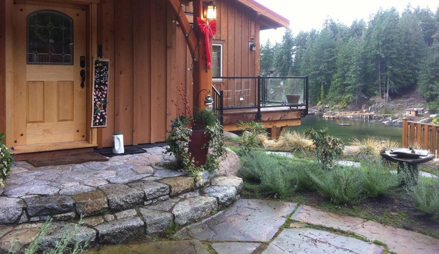 Herons Return Cottage Peaceful Charm Right On The Cove License STR0216 in Sechelt