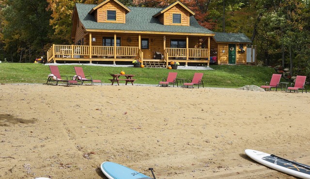 Hiking,fishing,boating,girls weekends,golf, one min to Lake Estate,dog friendly