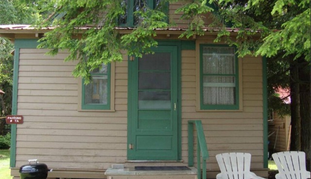 Historic Adirondack Cottage, Just Steps Away from the Beautiful 4th Lake Here at Stiefvater's Lakeside Cottages!