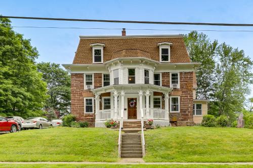 Historic Home 3 Mi to Middletown Main Street