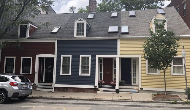 Historic Single Family Workingman's Cottage ~ on Bunker Hill Monument.