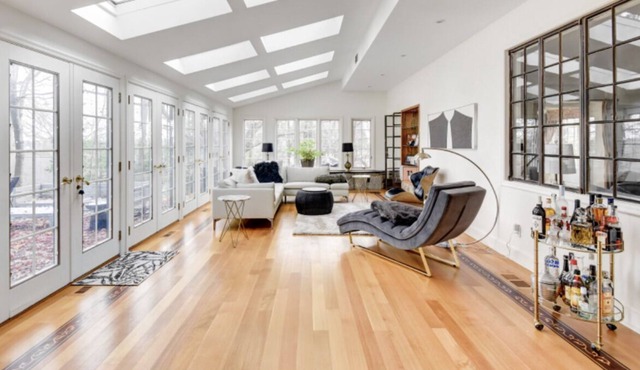 Historic Tudor Six Bedrooms, spacious kitchen, sunroom w Pool and Tennis Access