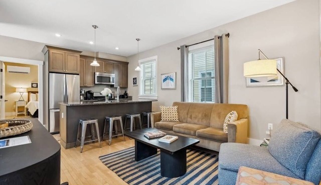 Historical & dog-friendly West End condo with parking - walk to all of Portland