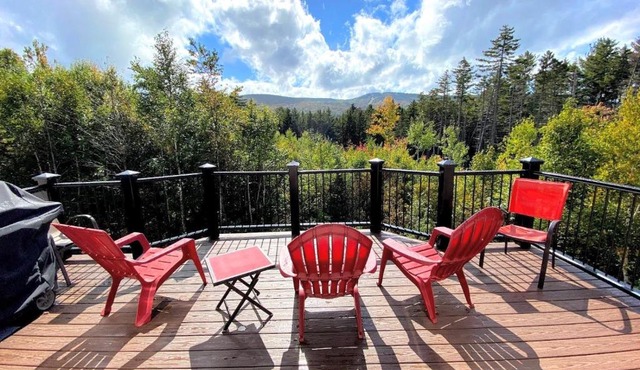 HL96 Single family home with views and lots of space Privacy convenience AC and style