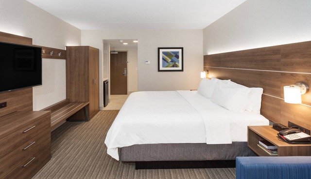 Holiday Inn Express Hotel & Suites Providence-Woonsocket by IHG
