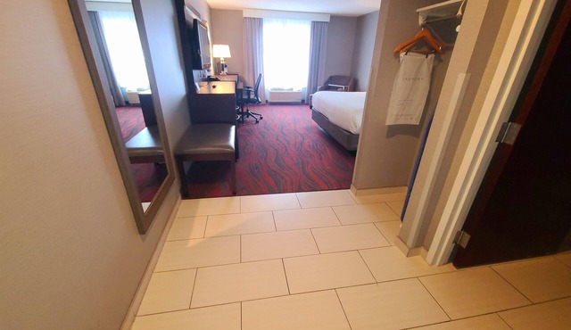 Holiday Inn Express & Suites Utica by IHG