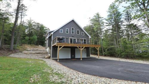 Holly Lane 11 Thornton Pet Friendly Private Home near Waterville Valley