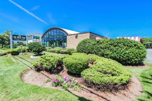 Holly Tree Resort