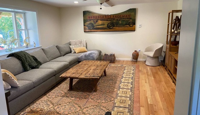 Home away from home. 15 min from Jackson Gore, Comfortable 3-bedroom 2-bath.