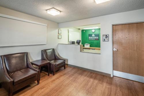 HomeTowne Studios by Red Roof Spokane - Valley in Spokane Valley