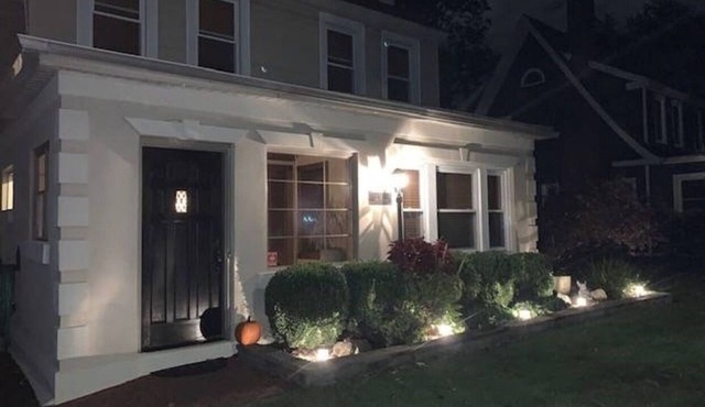 Hot tub and private dead end road -super comfy cozy stay in Albany, NY.