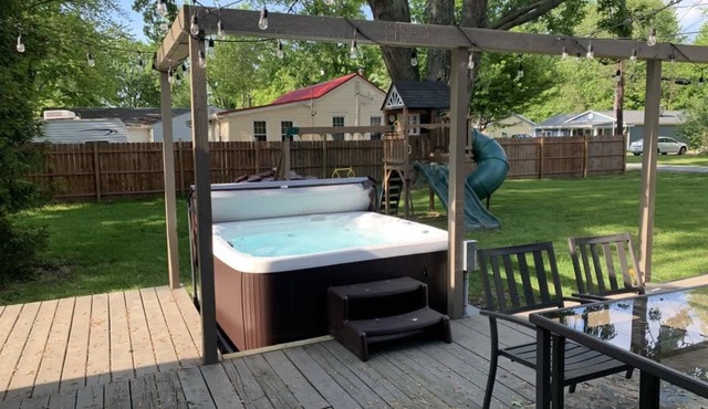 Hot Tub Escape Near Wineries+ Lake