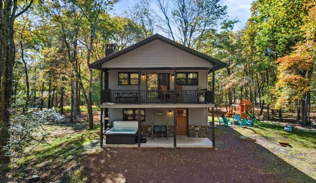 Hot Tub | Game Room | 6 Bedroom | Fire Pit