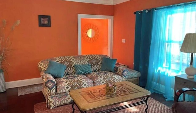 House in the Hood 3-bedroom SE Cleveland with WiFi,