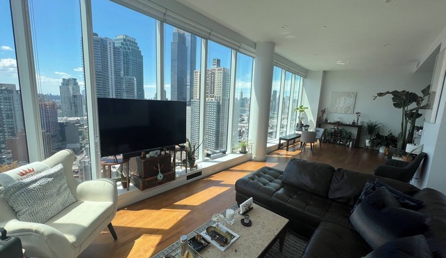 Huge 2 bed new penthouse condo in Long Island city