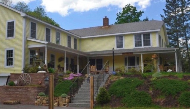 HUGE 3BR/3BA house in NH Lakes Region & White Mountains. Conveniently located!