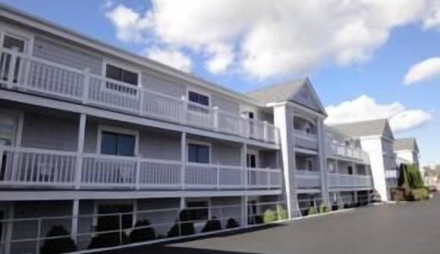 Hyannis Travel Inn