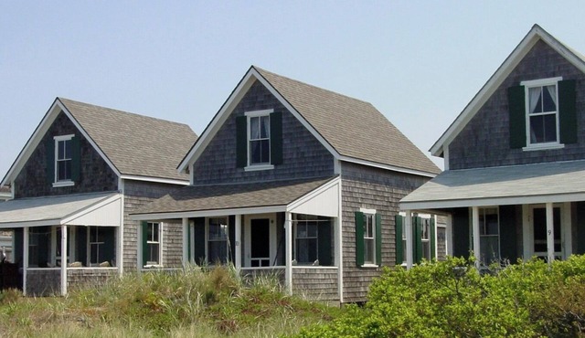 Iconic, historic cottage overlooking Cape Cod Bay