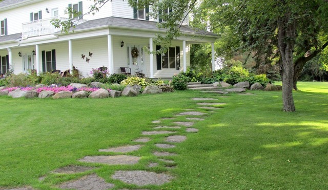 Idyllic Suite Retreat for a Romantic Getaway near Ottawa, Ontario