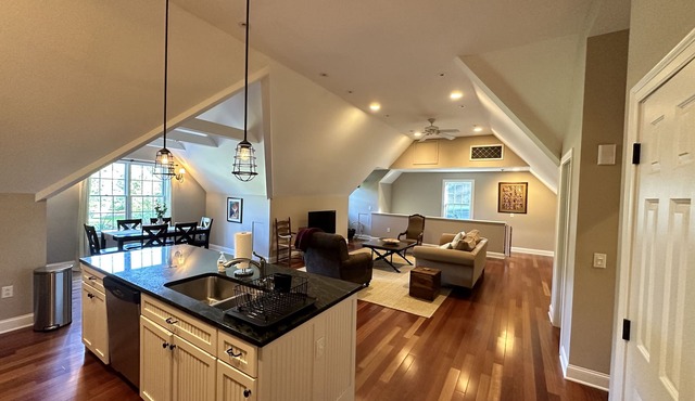 In town 2 bedroom, one bath carriage barn. Sleeps 5.