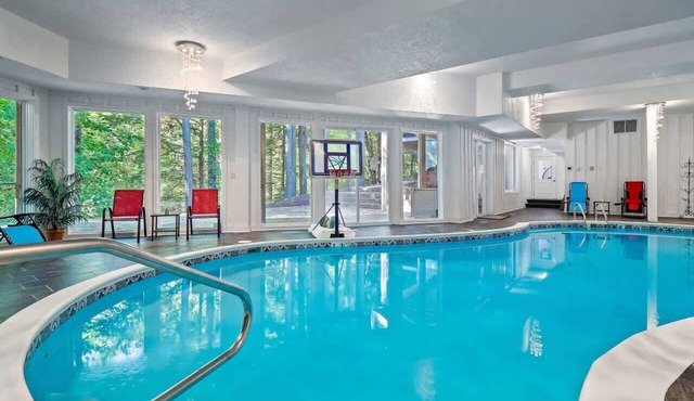 Indoor Pool-Sauna-Movie Theater Room-Bar-Sleeps 10