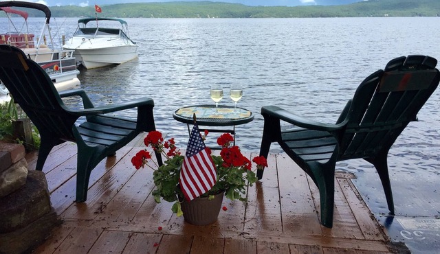 Island View 2. Apartment W/ Lakeside Patio Perfect For 2. Cozy + Economical