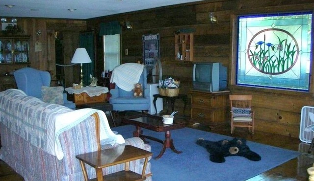 'Island View in Hague' Directly on Quiet Northern Lake George ***** View & Sunny