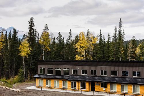 Jasper East Hostel - Near Jasper National Park East Gate Entrance in Jasper
