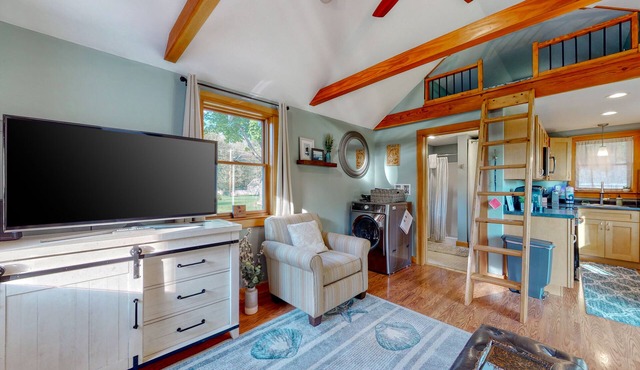 Kennebunk coastal cottage, close to great beaches!