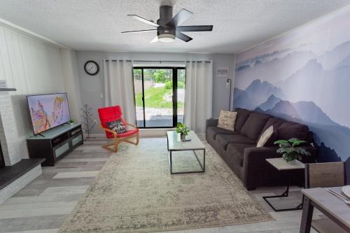 Killington resort: Walk to Mountain, Biking & Pool
