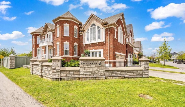 King Bed, 4 TVs, Across Recreational Park, Tennis Court Near Commercial Center