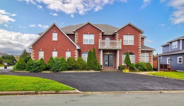 King William Manor | 3 Bed | 3.5 Bath | Garage | BBQ in St. John's